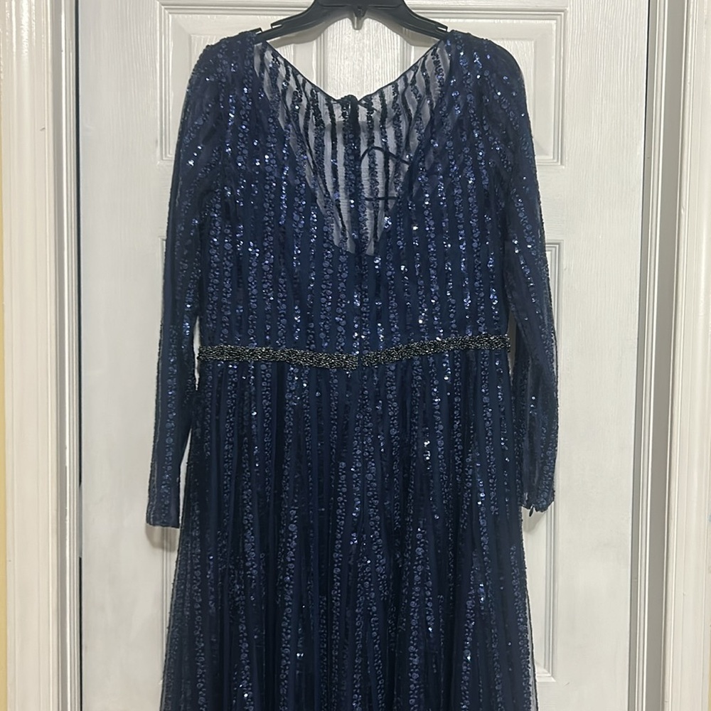 MAC DUGGAL Plunging Striped Sequin Long Sleeve Dress NWOT sz 14 - Picture 4 of 9